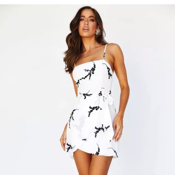 Selfie Leslie Floral Wrap Mini Dress in White/Black - Picture 10 of 10